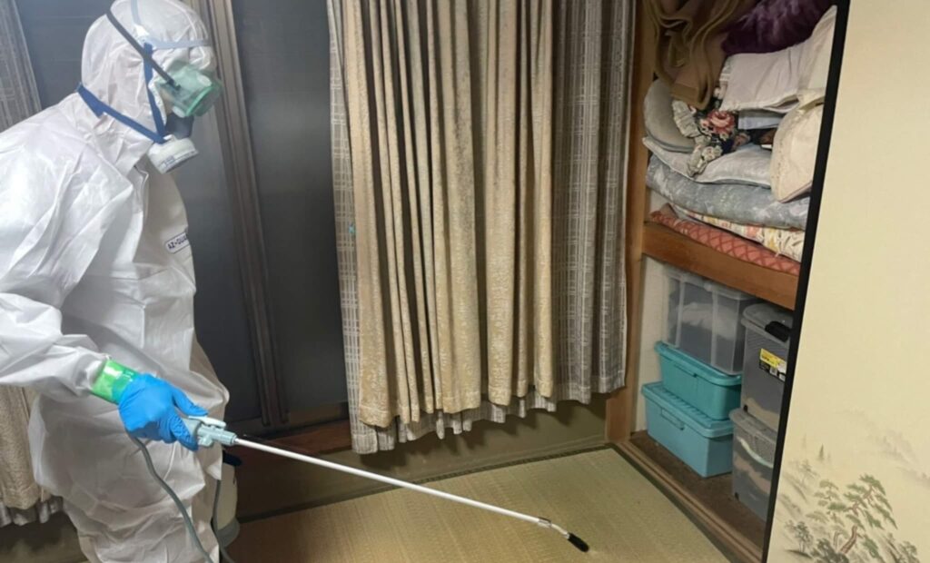 プロが悪臭除去で組み合わせる消臭・除菌の方法